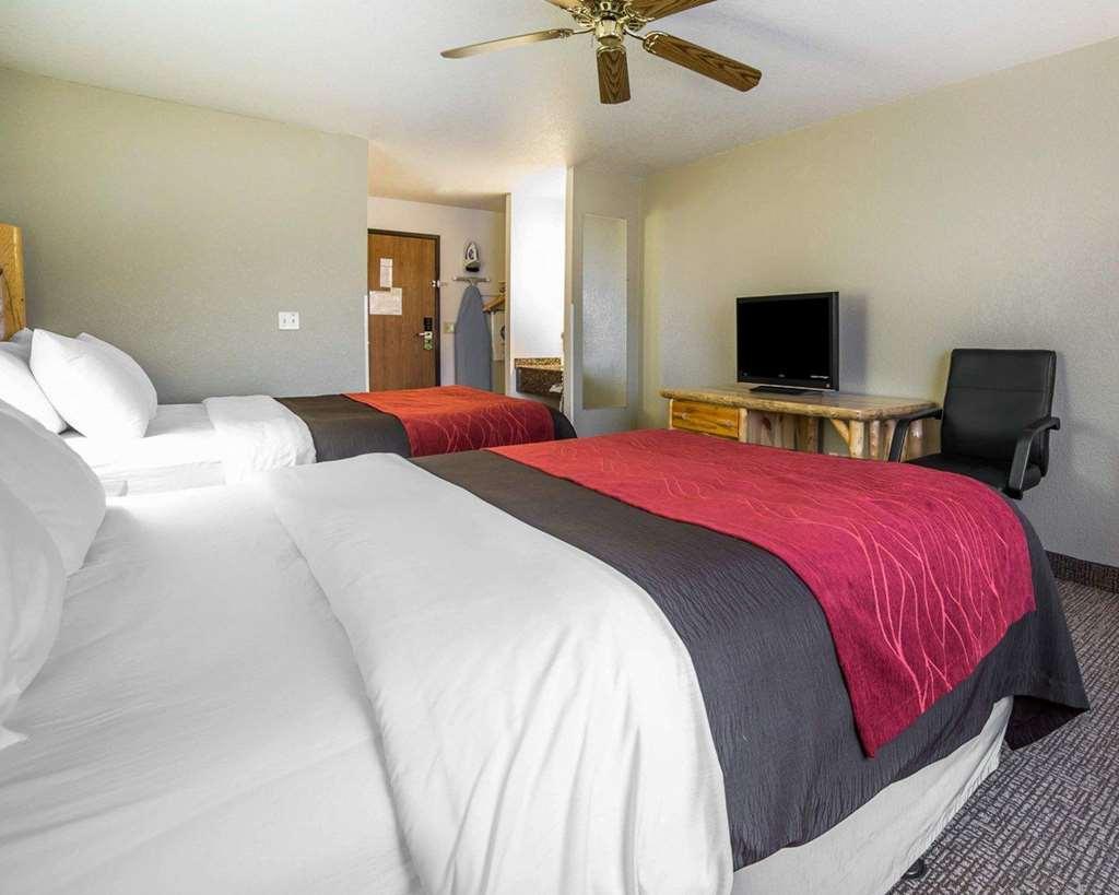 The Antler Lodge - Gardiner Room photo