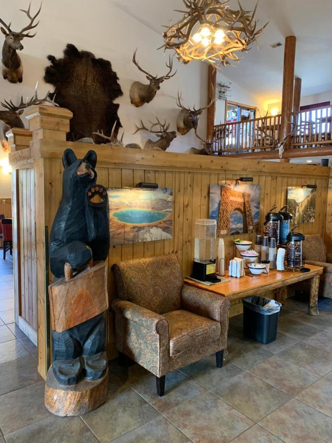 The Antler Lodge - Gardiner Exterior photo