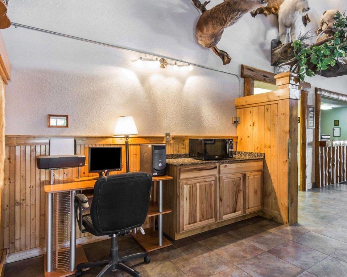 The Antler Lodge - Gardiner Exterior photo